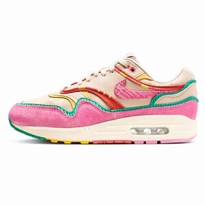 Air Max 1 x Familia
Pinksicle and Stadium Green Size 13 (US)